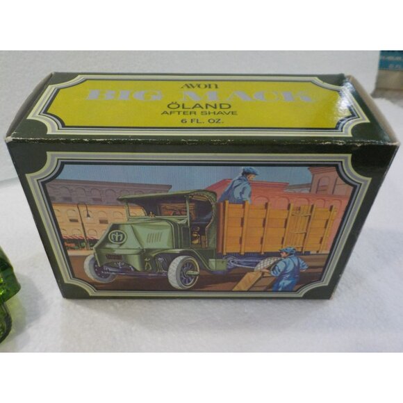 Vintage Avon Big Mack 80 HP Oland After Shave 6 oz Green Glass Truck Decanter - Picture 4 of 4